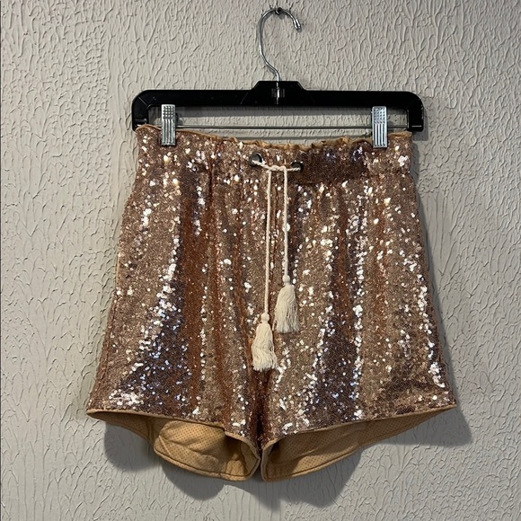 Sequin Champagne color Women's pull on high waisted Shorts size medium NWT - Picture 4 of 10
